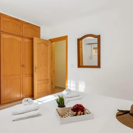 Comodo - Plusholidays Villa