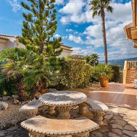 Villa Comodo - Plusholidays *