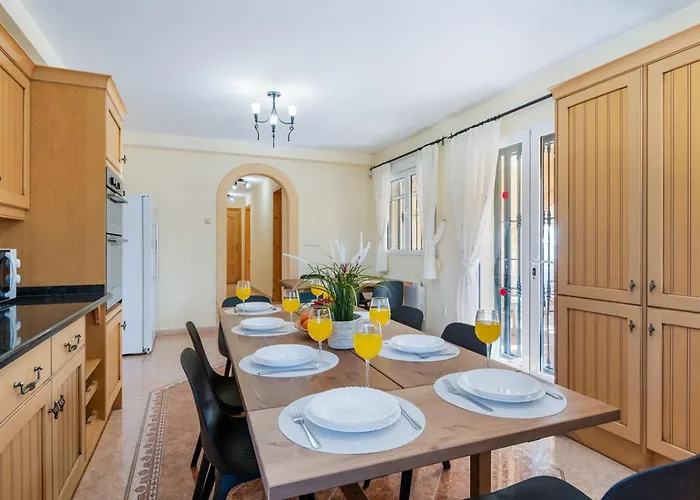 Villa Comodo - Plusholidays *