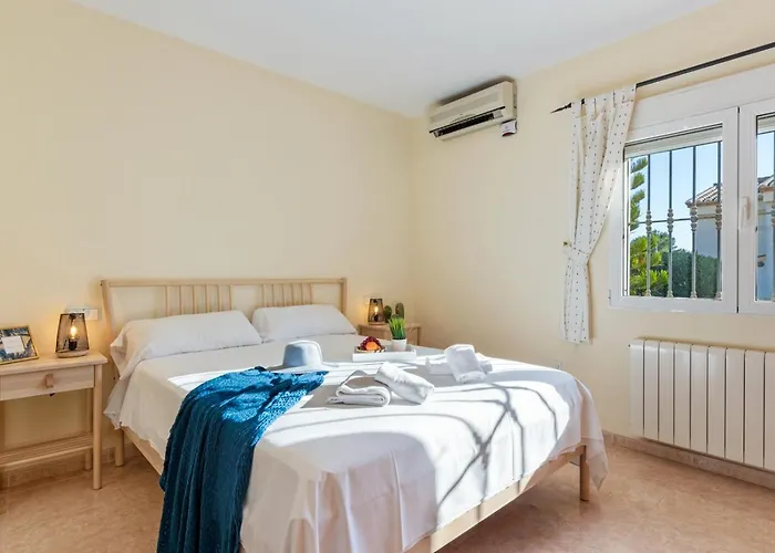 Comodo - Plusholidays Casas de Torrat