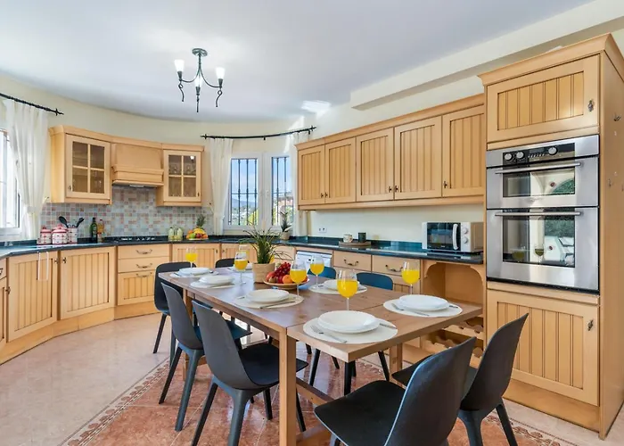 Comodo - Plusholidays *