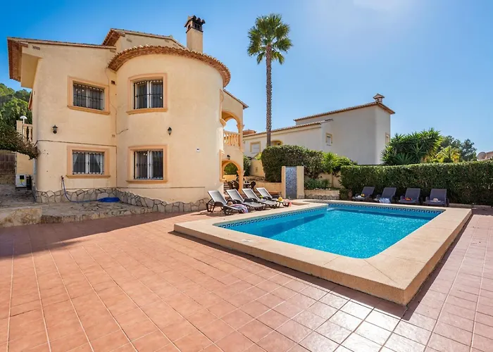 Comodo - Plusholidays * Casas de Torrat